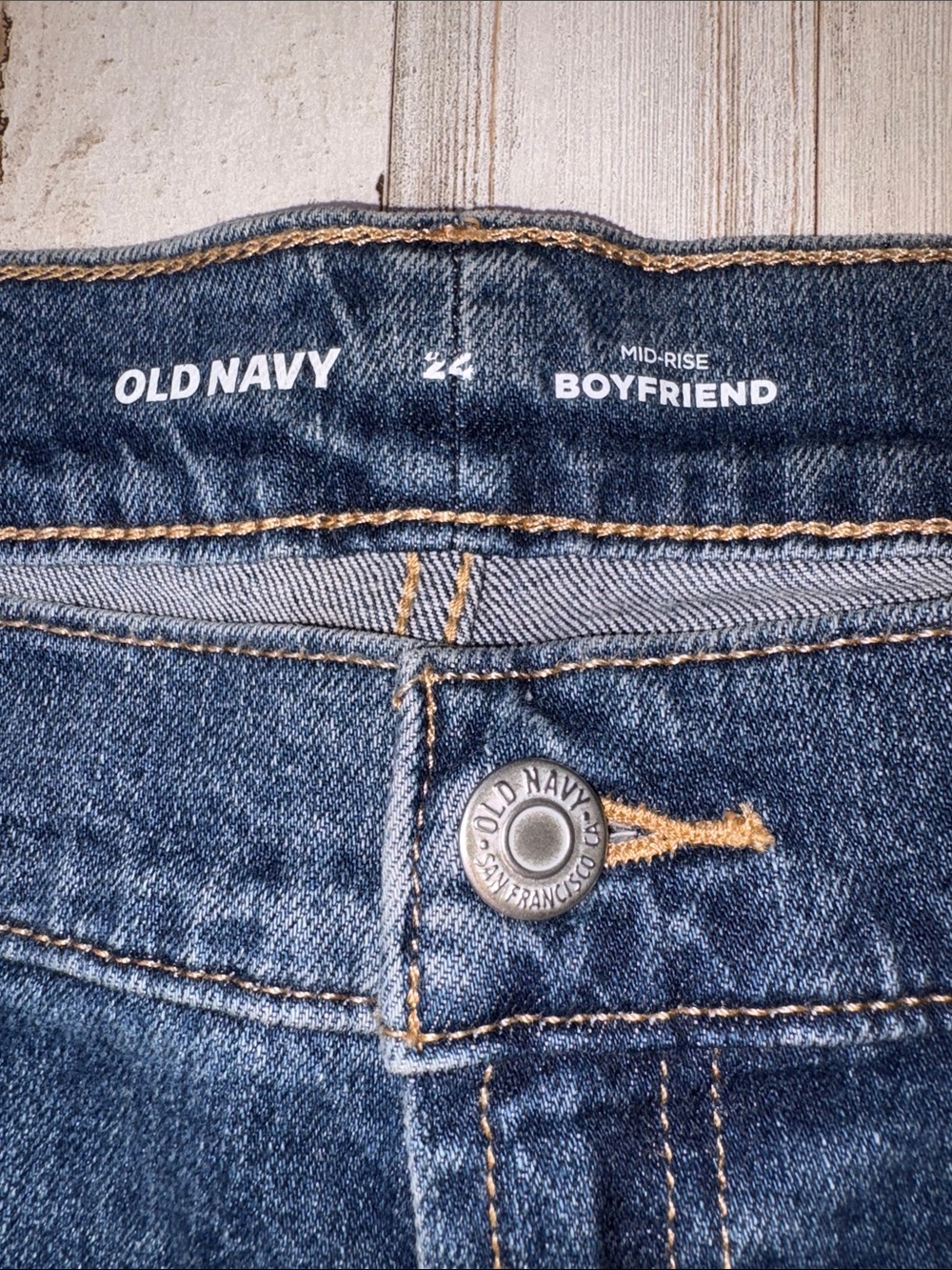 Old Navy Mid-rise Boyfriend Dark Blue Rolled Hem Denim Shorts Plus Size 24 - Picture 3 of 11